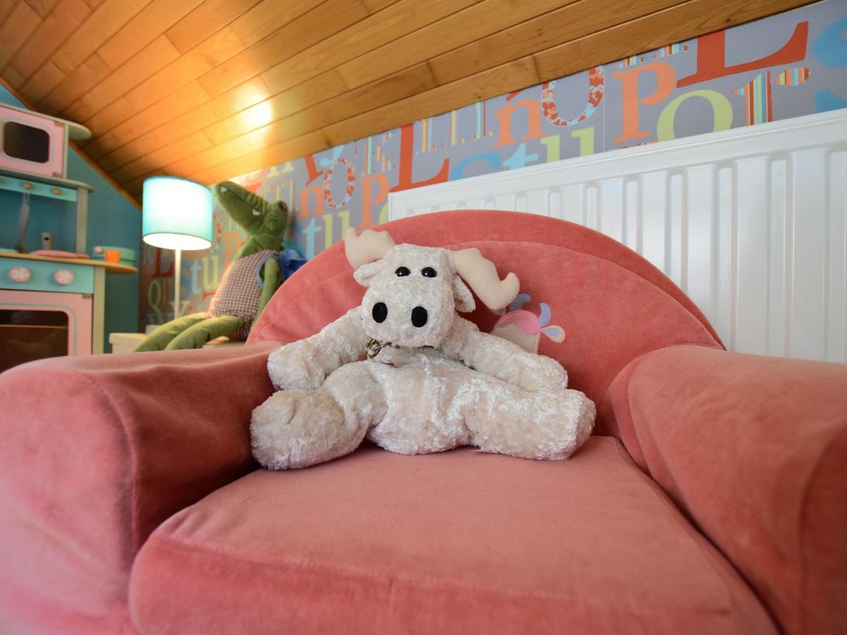 Cozy Holiday Home In Noville With Private Terrace Luzery Bagian luar foto